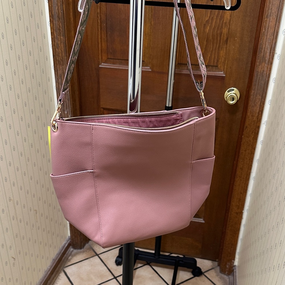 Elegant Pink Shoulder Bag Ahdorned View 3